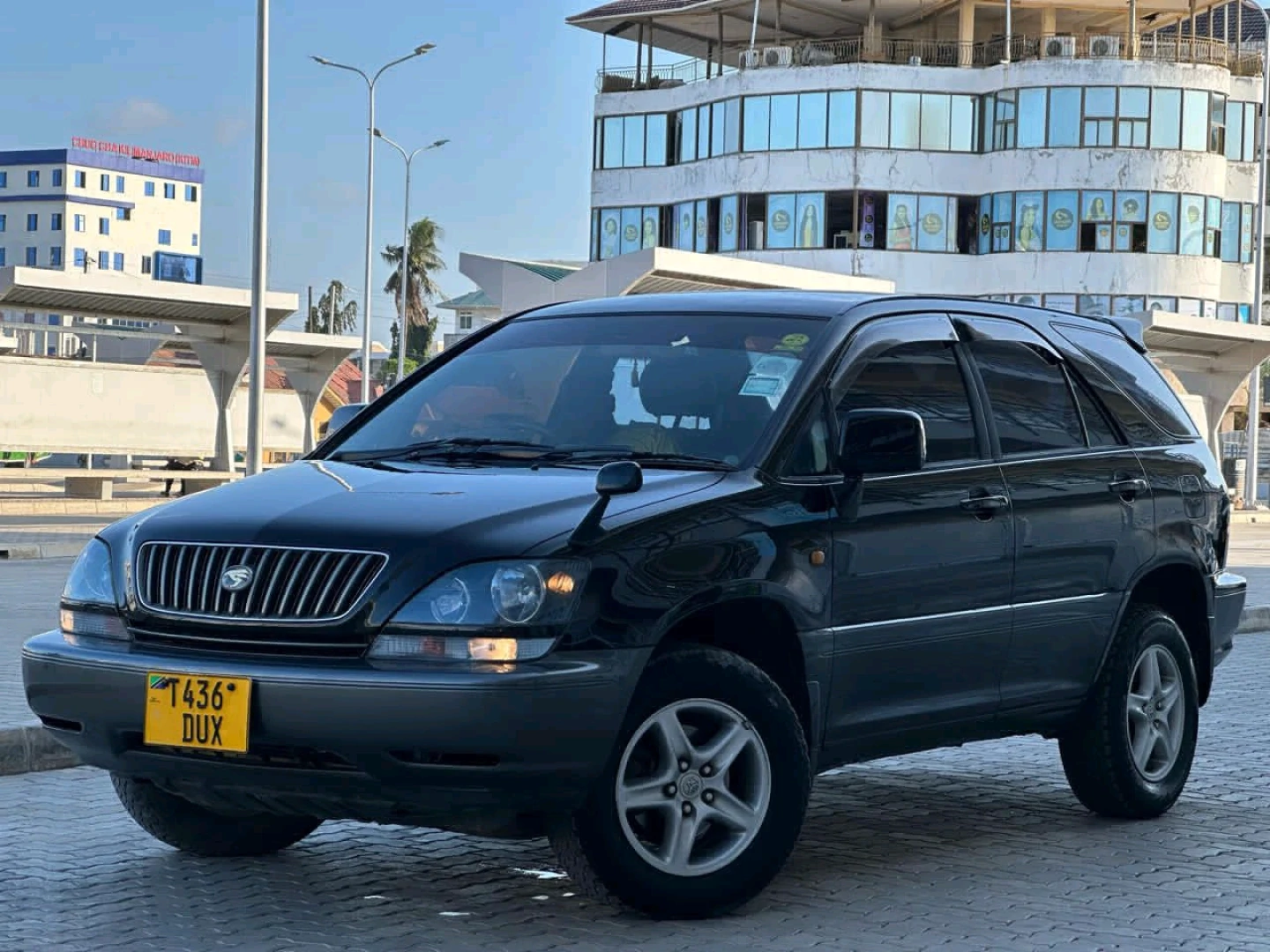 Toyota Harrier 2001 Old Model (Black) - 2100cc thumbnail 2