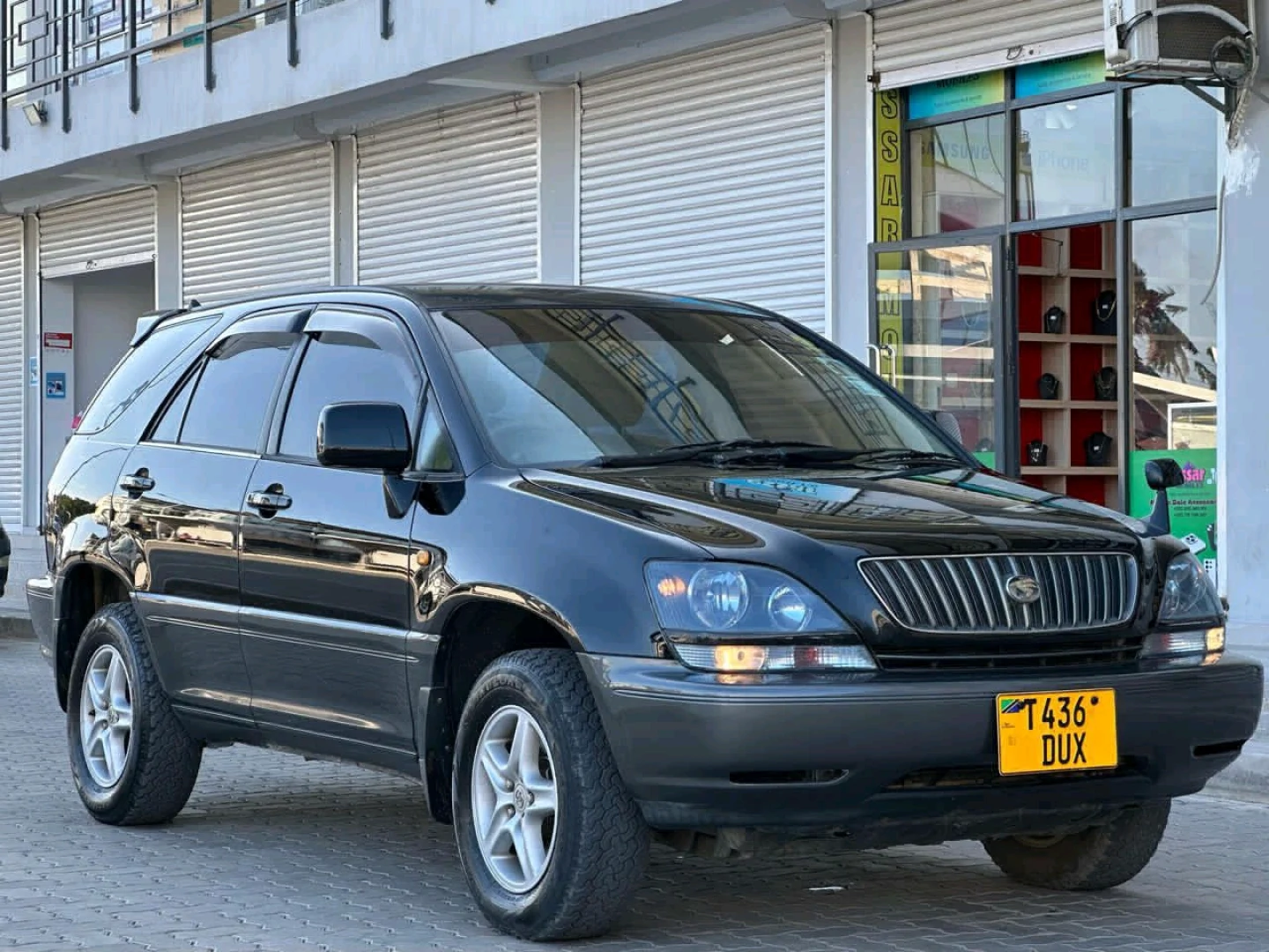 Toyota Harrier 2001 Old Model (Black) - 2100cc thumbnail 5