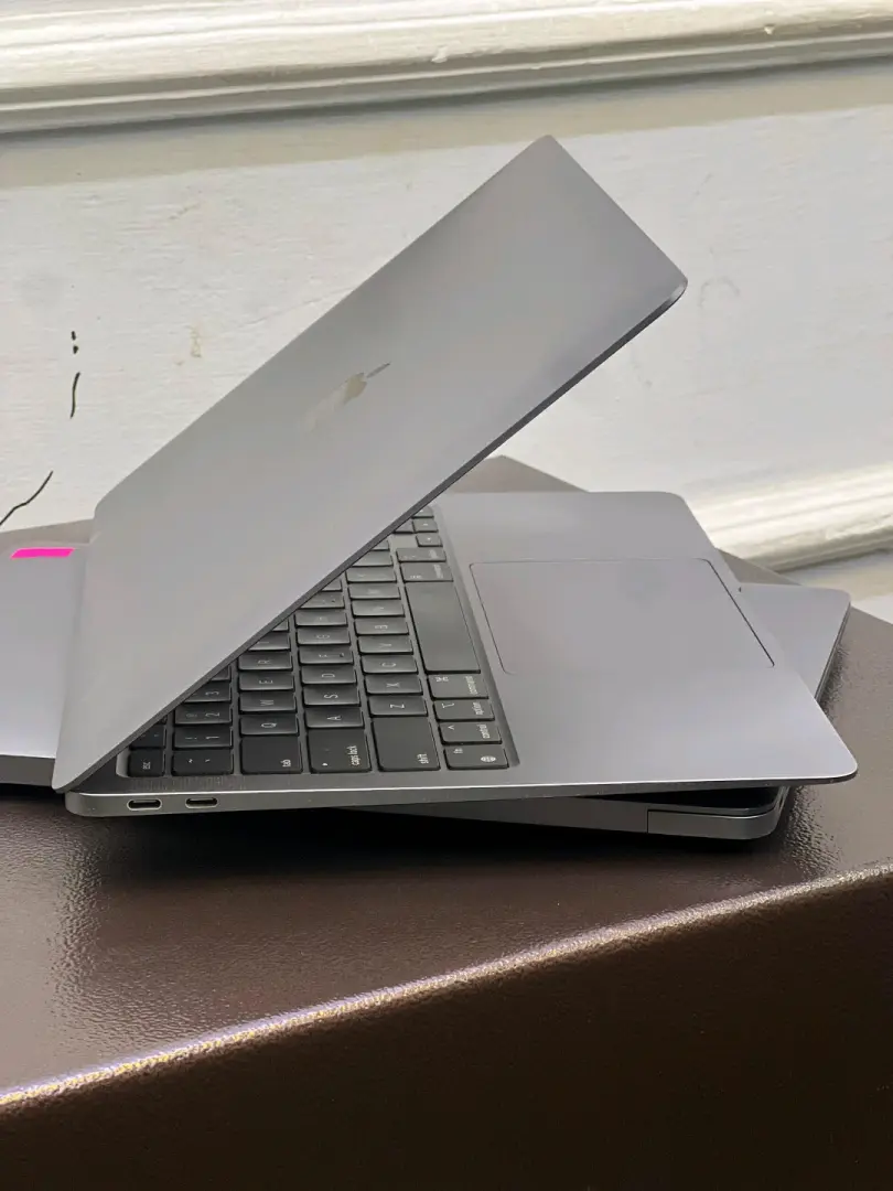 MacBook Air 2020 M1 (8GB/256GB) na Accessories thumbnail 2