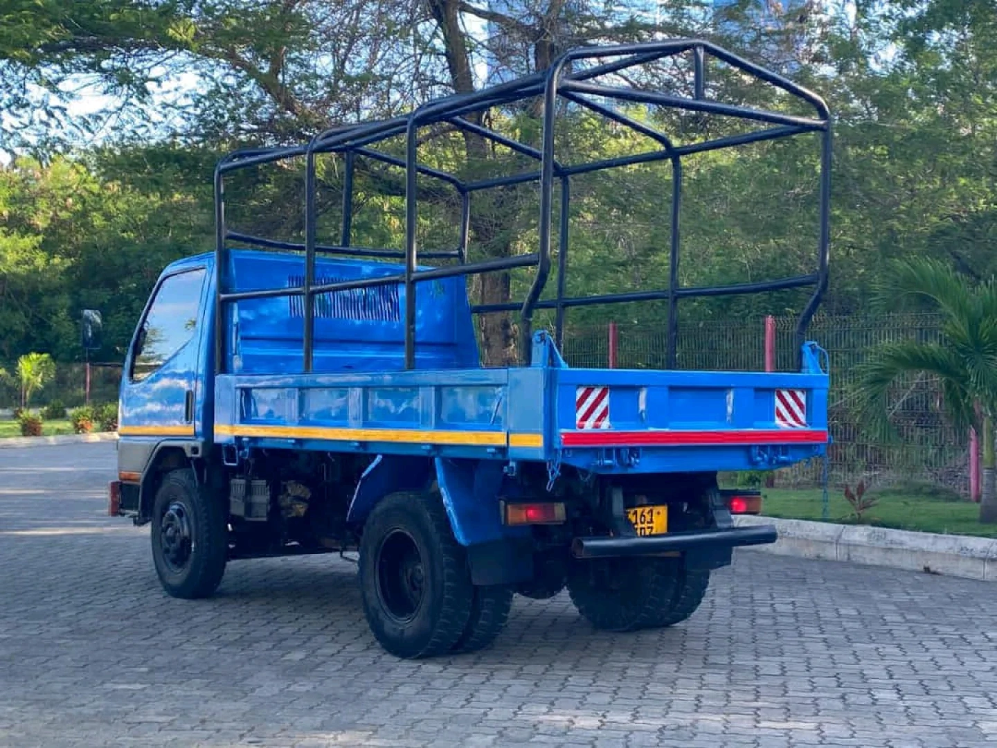 Mitsubishi Canter Dumper Truck 1996 thumbnail 5