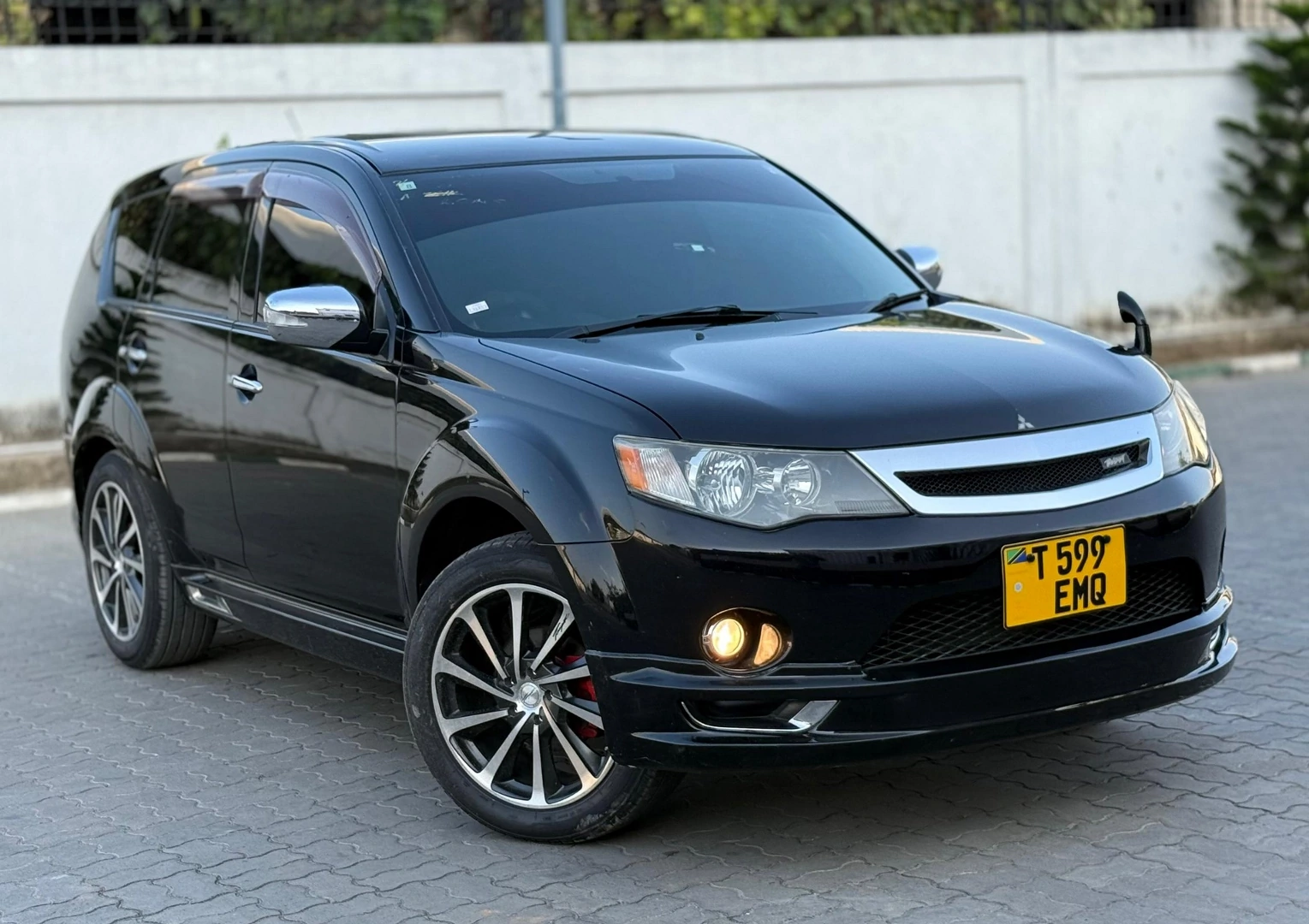 Mitsubishi Outlander ROADEST 2009 SUV thumbnail 2