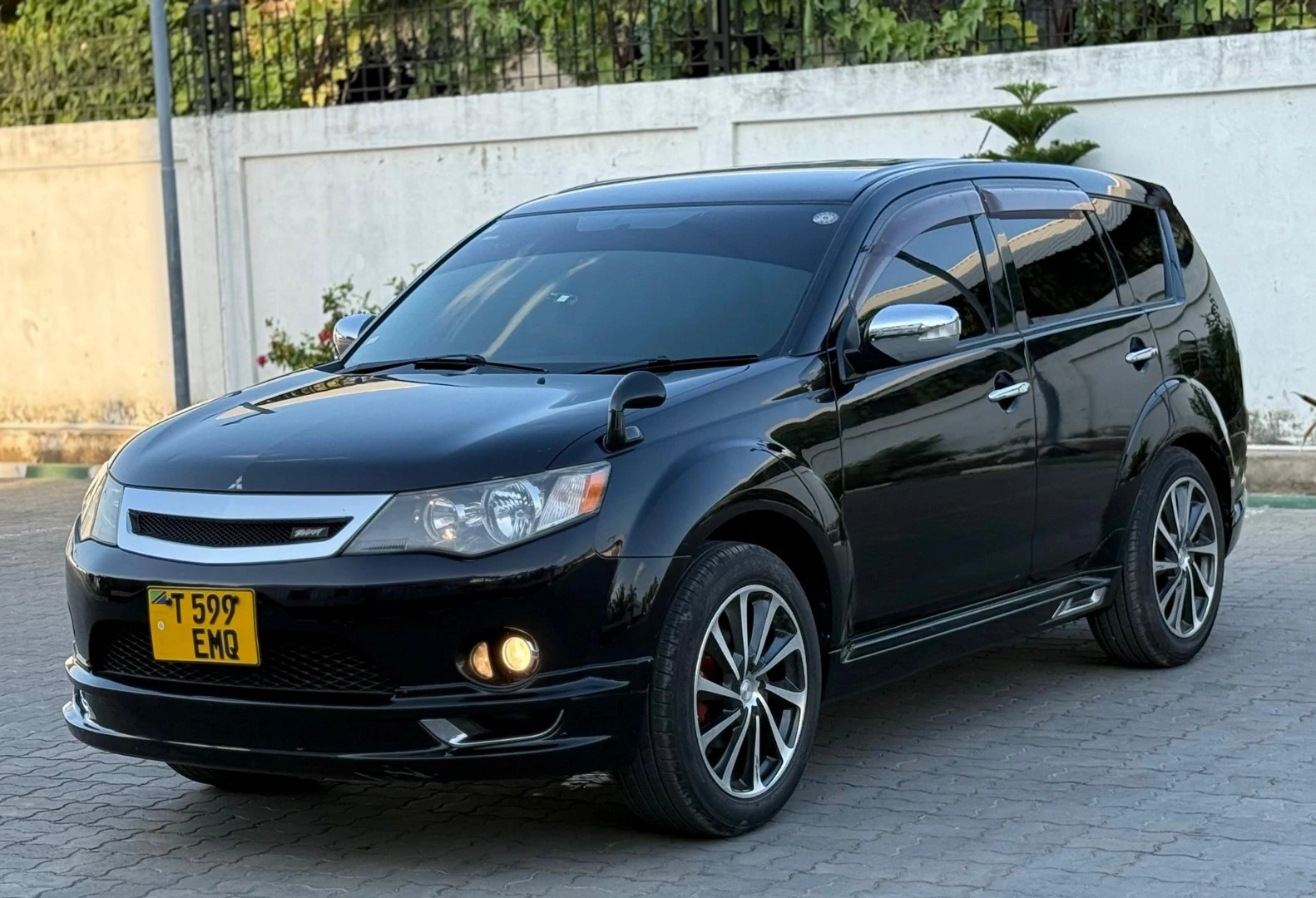 Mitsubishi Outlander ROADEST 2009 SUV thumbnail 4