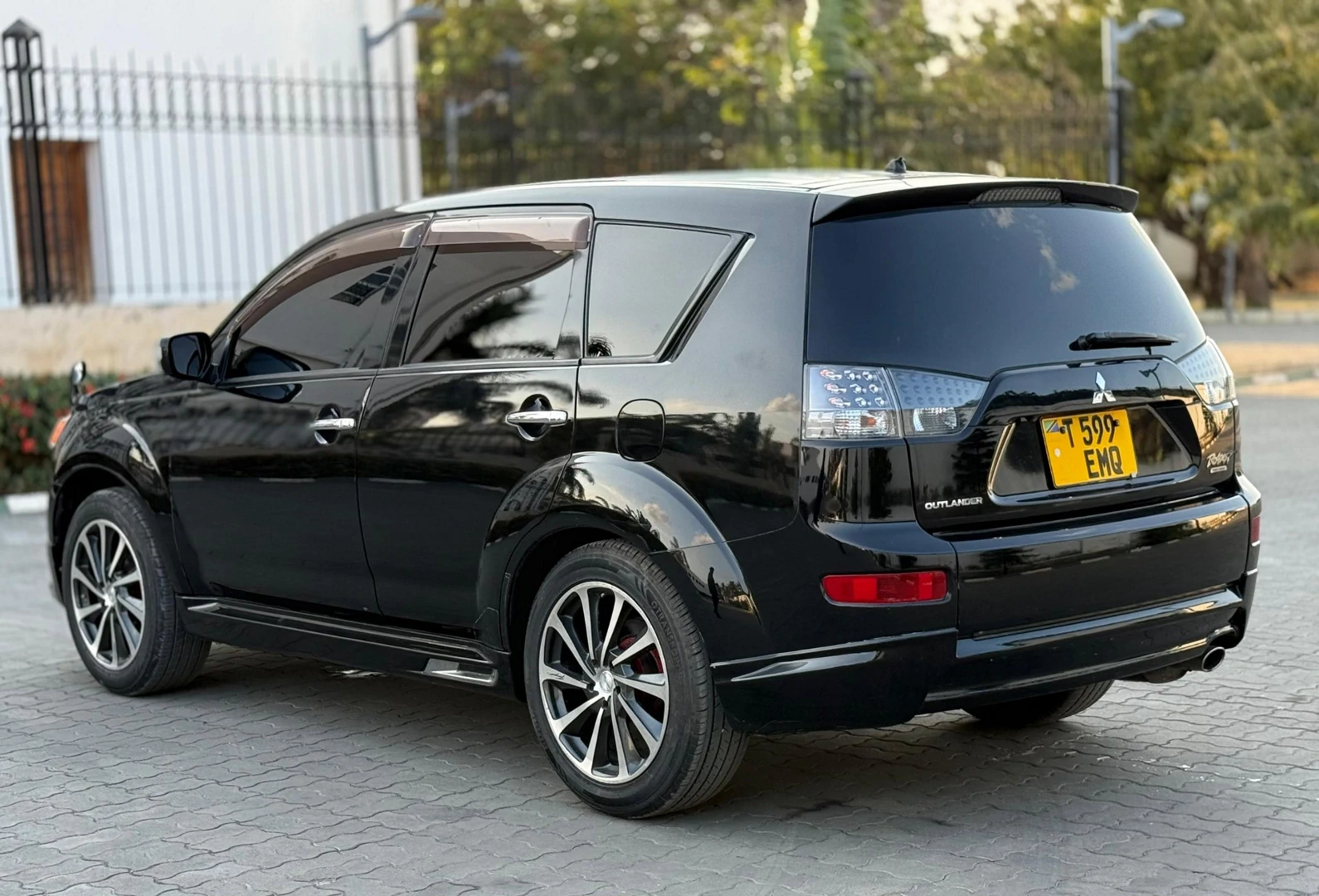 Mitsubishi Outlander ROADEST 2009 SUV thumbnail 5