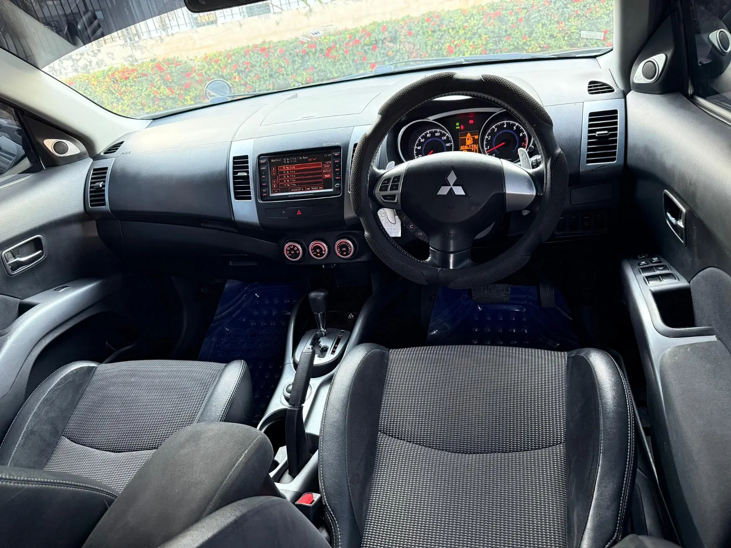 Mitsubishi Outlander ROADEST 2009 SUV thumbnail 9
