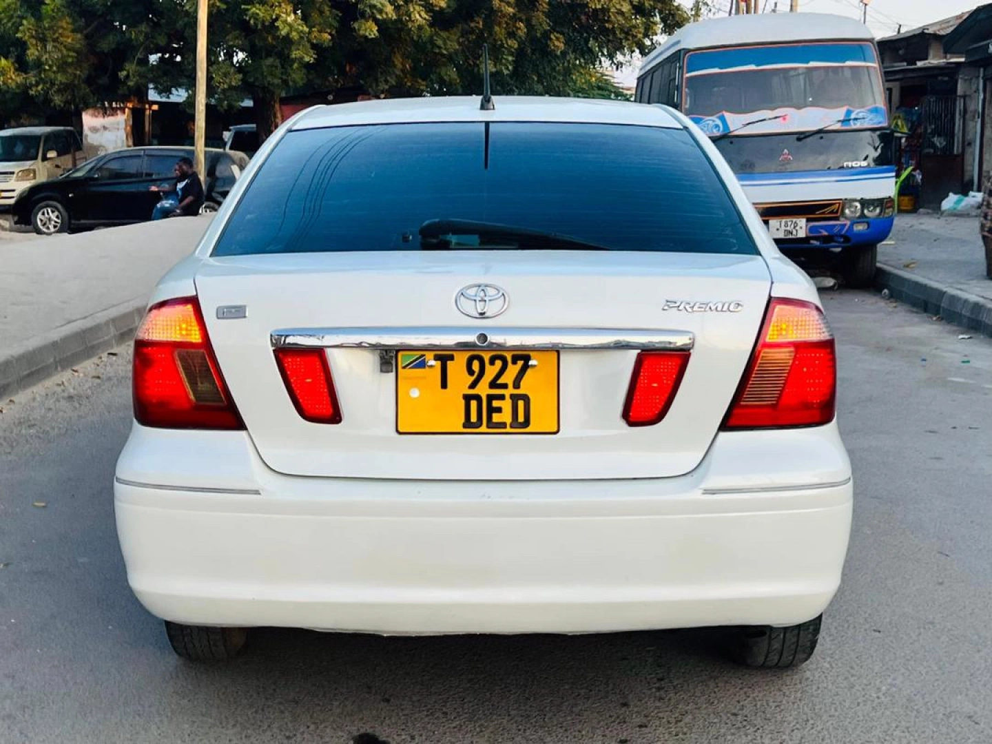 Toyota Premio F 2004 Model 1480cc thumbnail 4