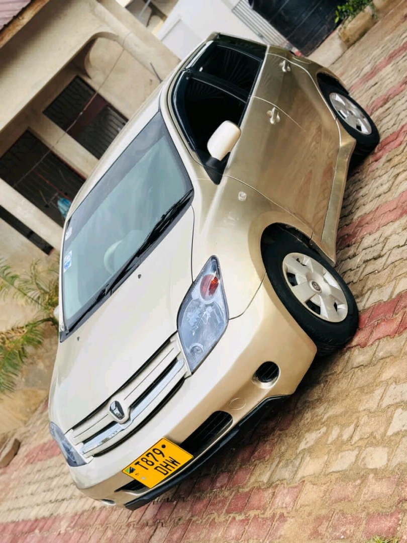 Toyota Ist DHW Full AC 1290 CC thumbnail 3