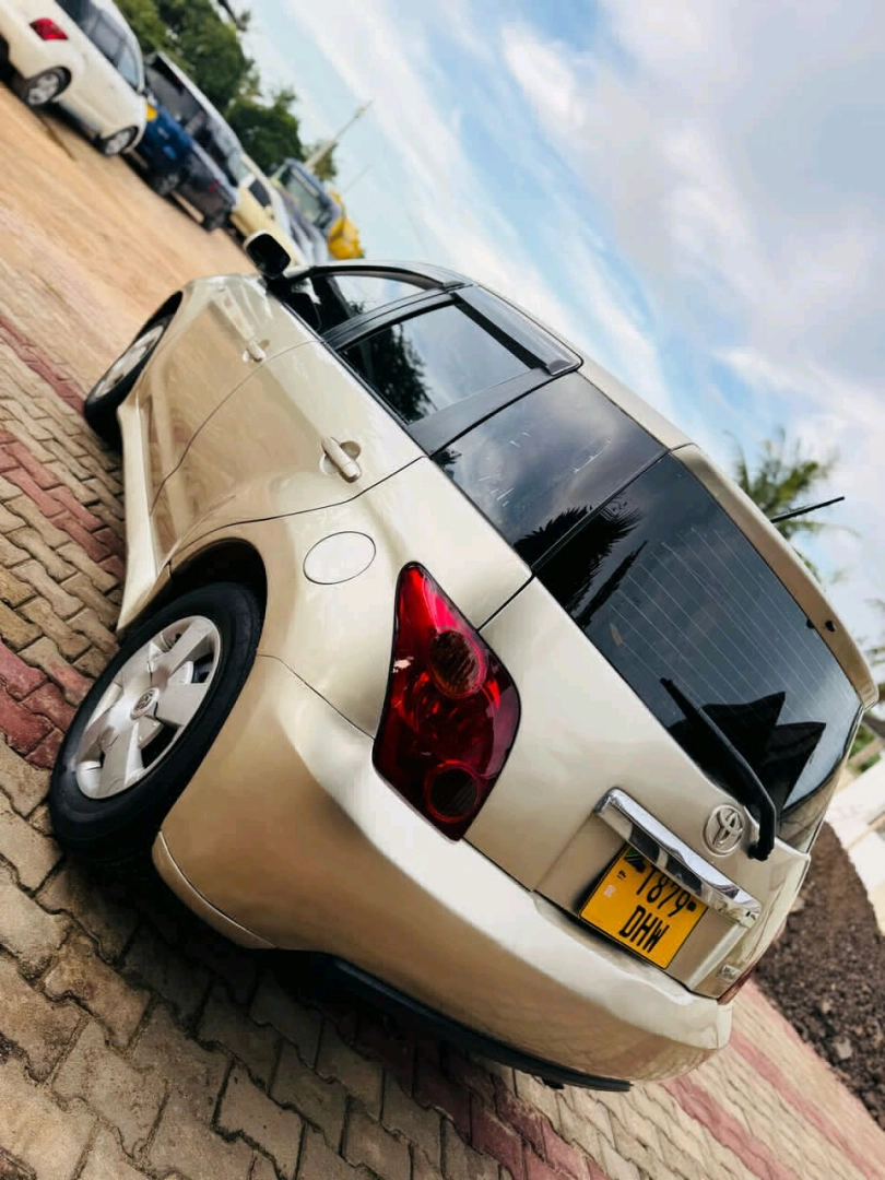 Toyota Ist DHW Full AC 1290 CC thumbnail 5