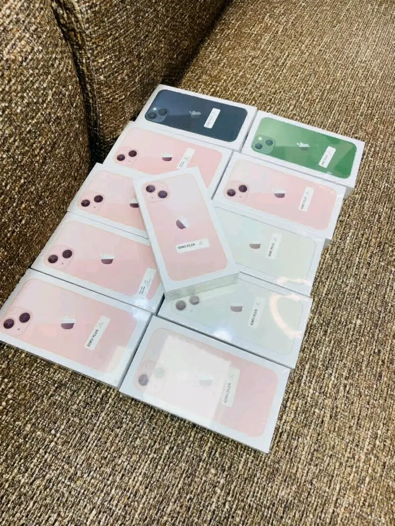 Pink iPhone 13 128GB Full Box thumbnail 2