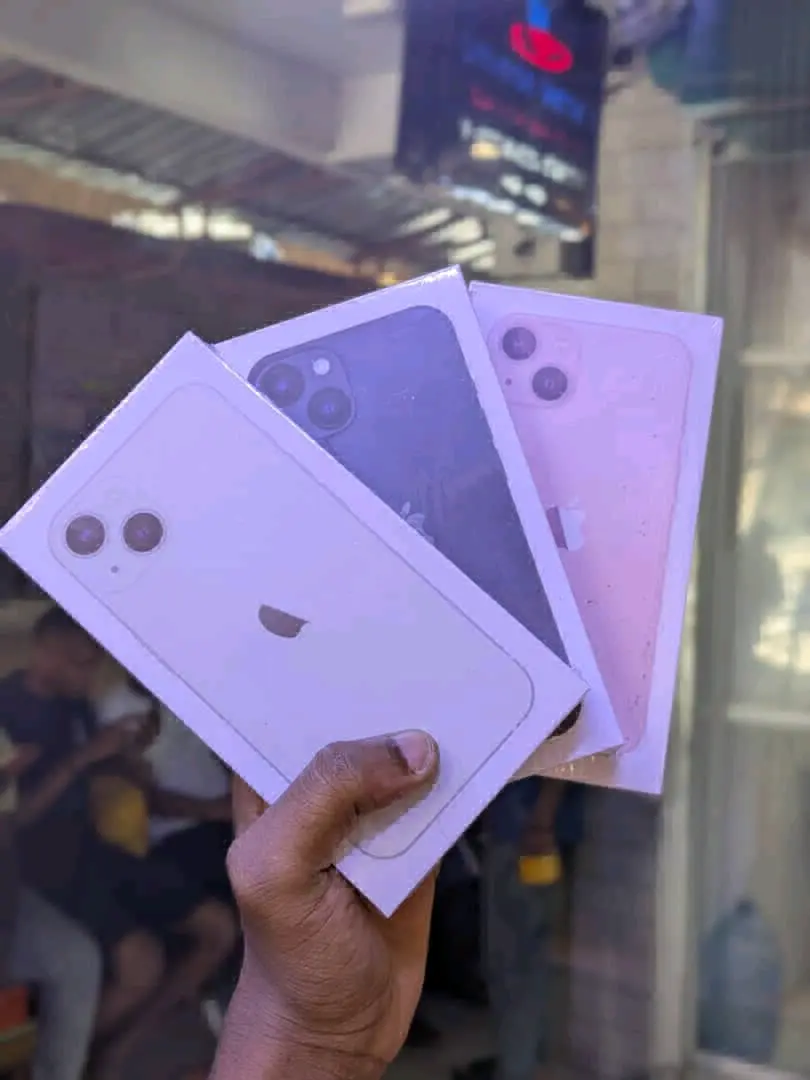 Pink iPhone 13 128GB Full Box thumbnail 3