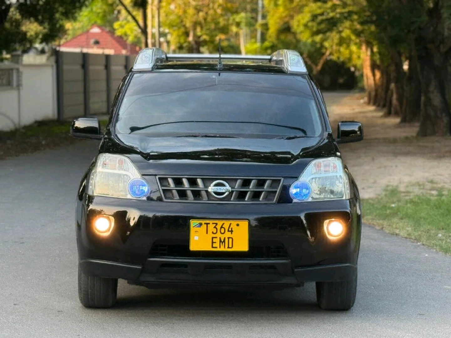 Black Nissan X-Trail SUV