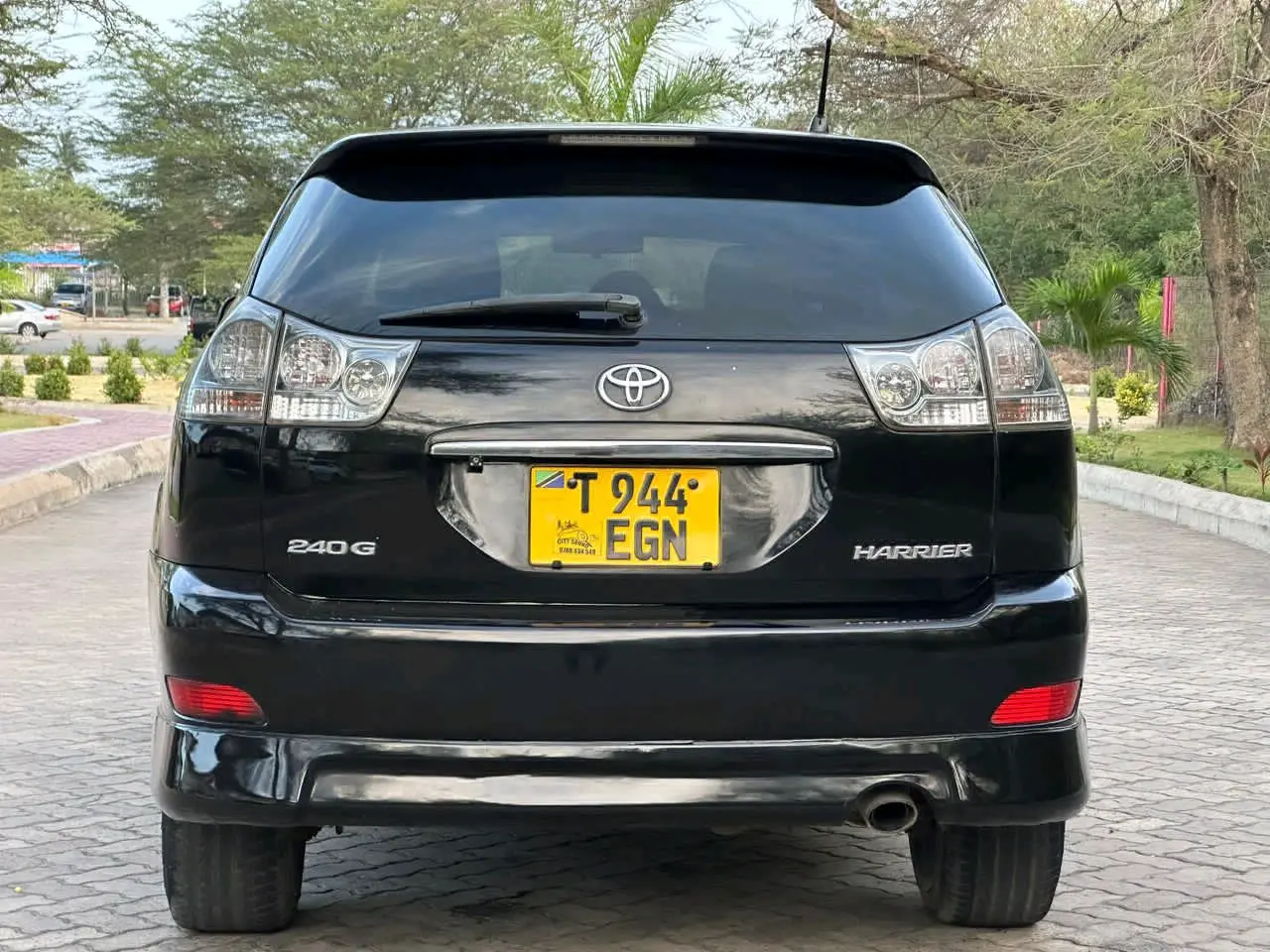 Toyota Harrier 2006 Nyeusi, Injini 2NZ thumbnail 2