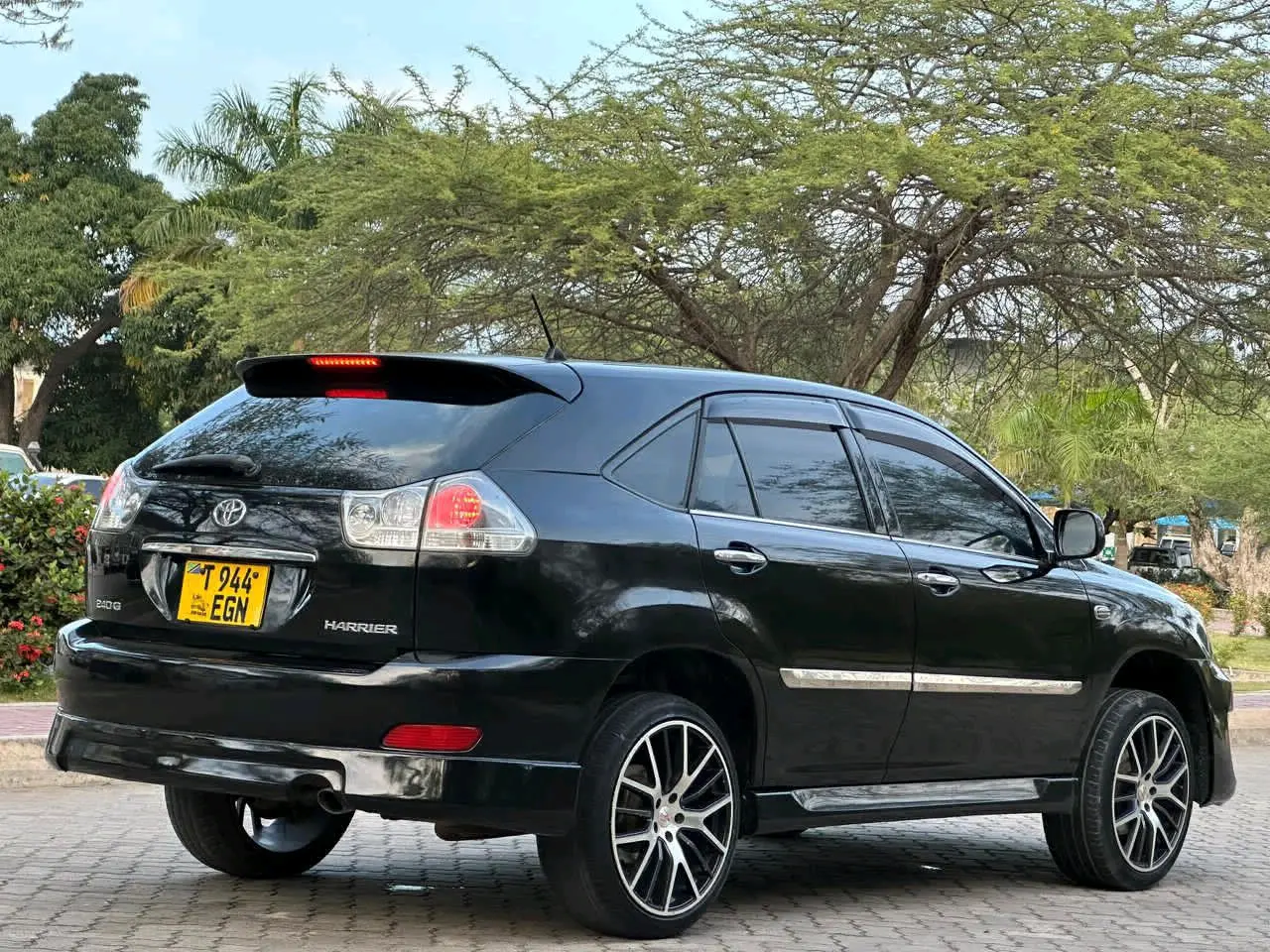 Toyota Harrier 2006 Nyeusi, Injini 2NZ thumbnail 3