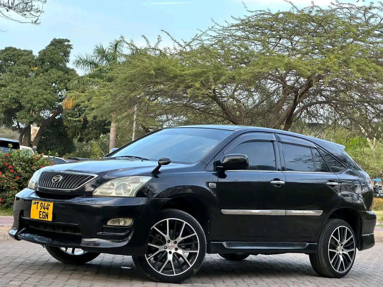 Toyota Harrier 2006 Nyeusi, Injini 2NZ thumbnail 4