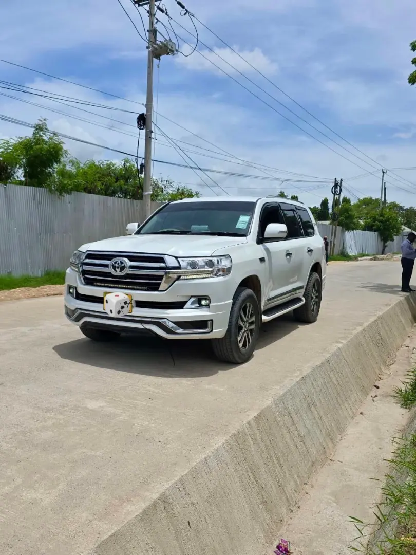Toyota Land Cruiser V8 VXR 2010 (Facelift 2021)