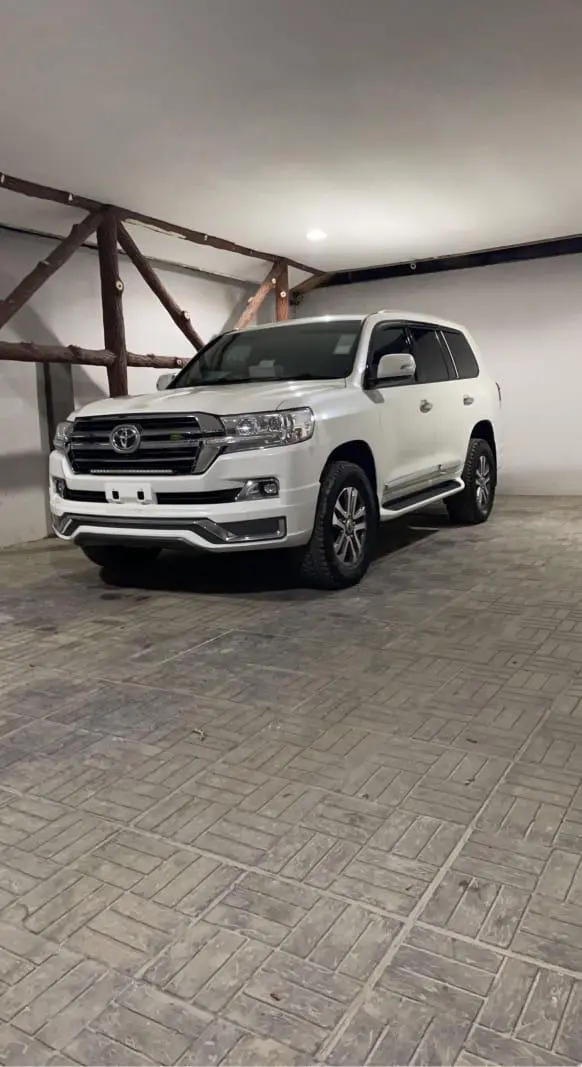 Toyota Land Cruiser V8 VXR 2010 (Facelift 2021) thumbnail 4