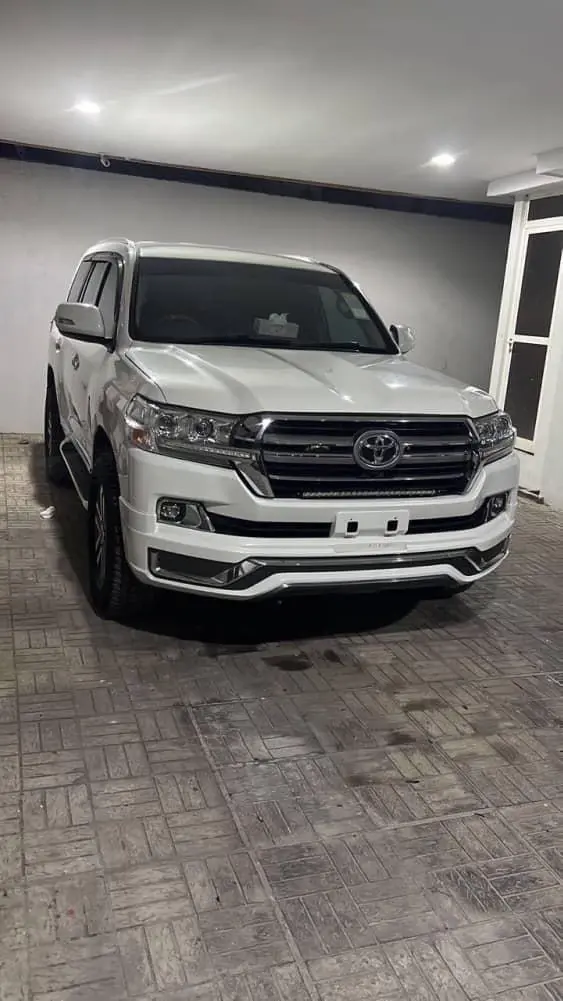 Toyota Land Cruiser V8 VXR 2010 (Facelift 2021) thumbnail 5