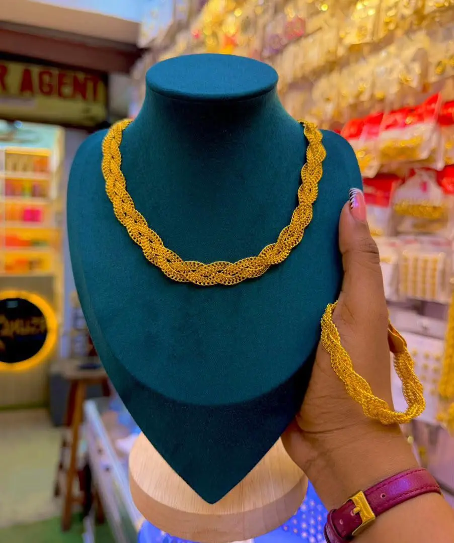 Set ya Dhahabu ya Mchongo (Necklace & Bracelet) thumbnail 3