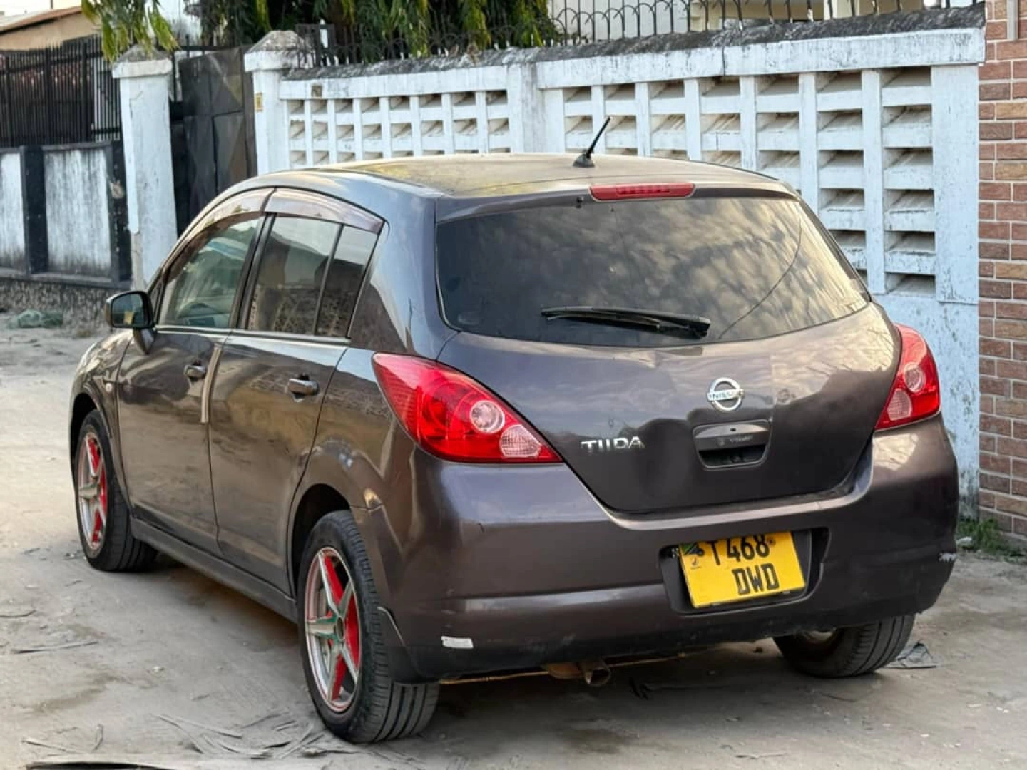 Nissan Tiida DWD 1490cc Hatchback thumbnail 7