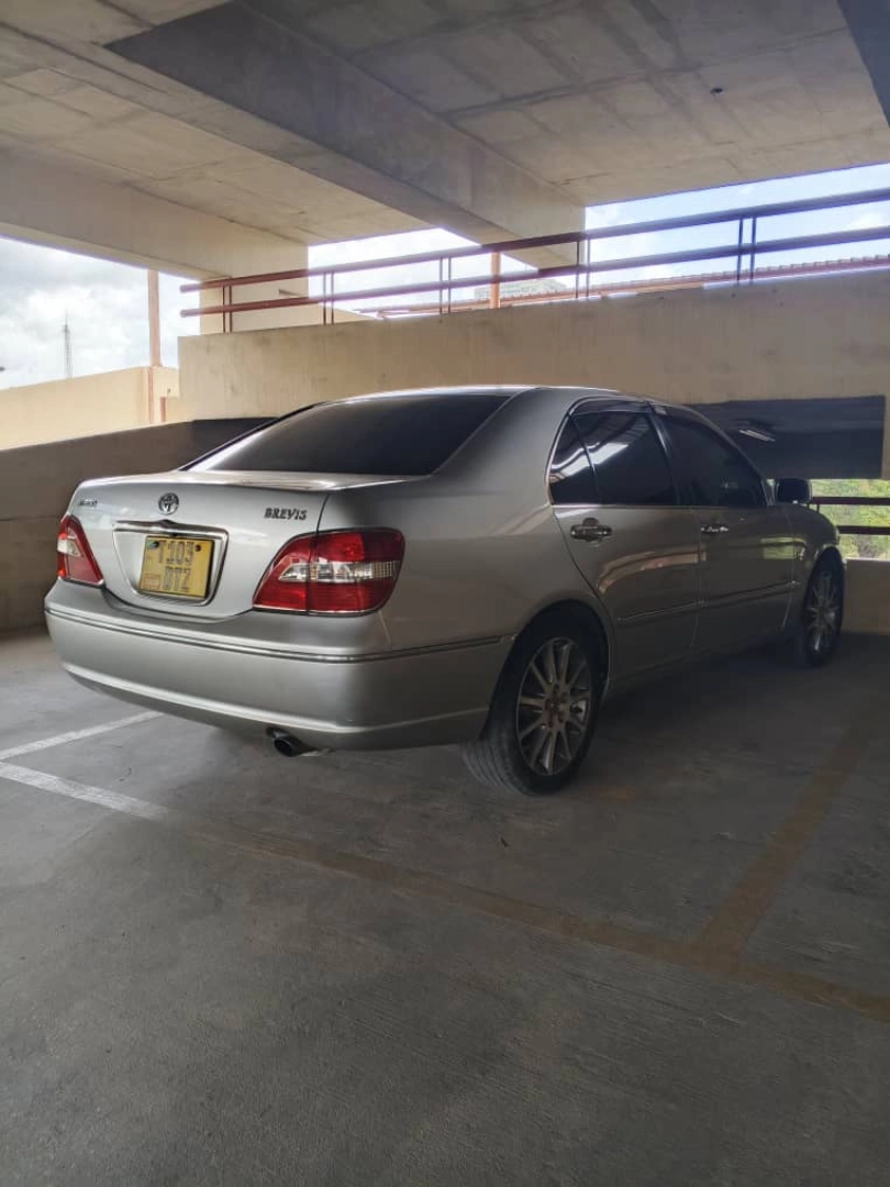 Toyota Brevis Sedan T504 DTZ for Sale