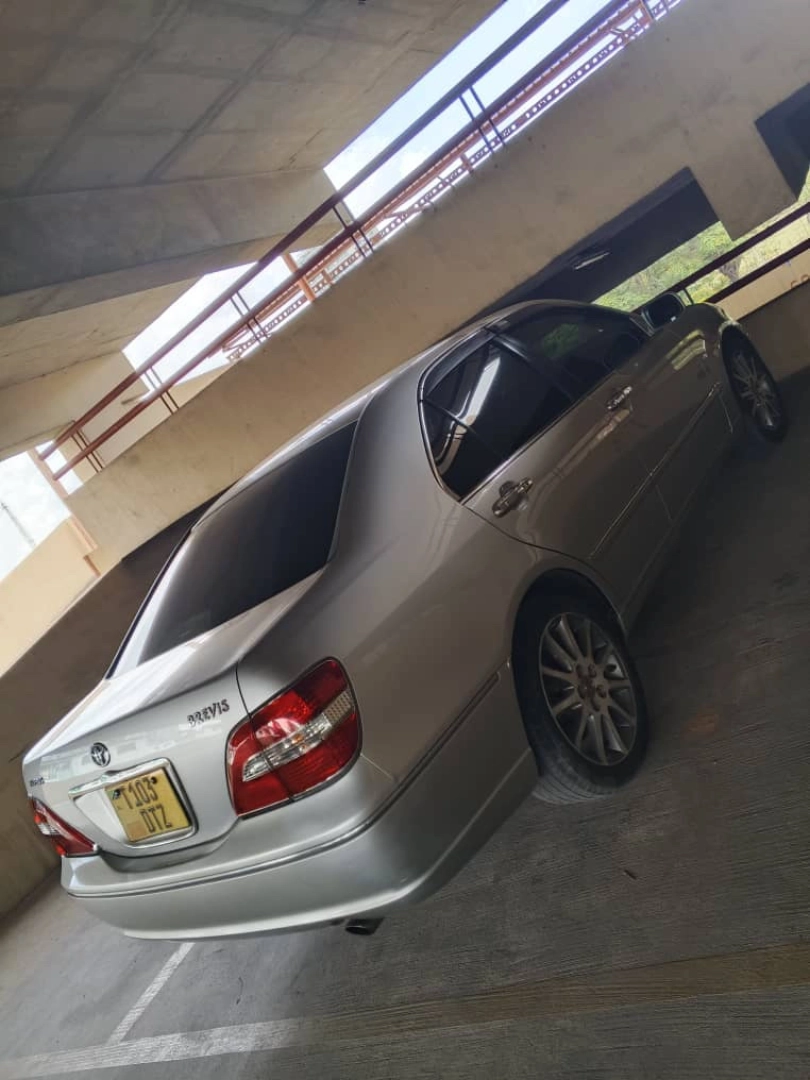Toyota Brevis Sedan T504 DTZ for Sale thumbnail 2