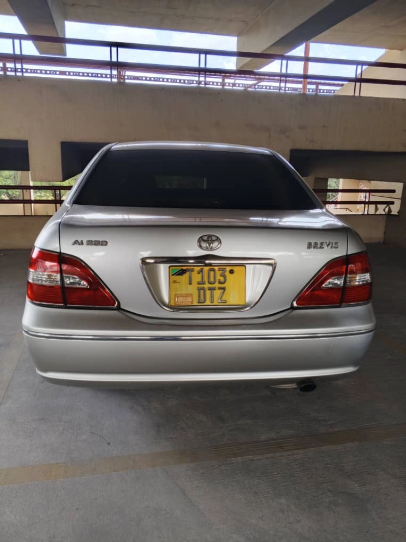 Toyota Brevis Sedan T504 DTZ for Sale thumbnail 4