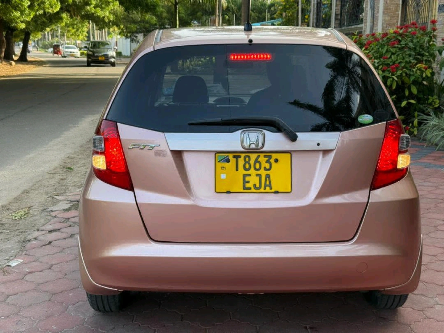 Honda Fit 2010 Hatchback 1300cc, Clean as New thumbnail 2