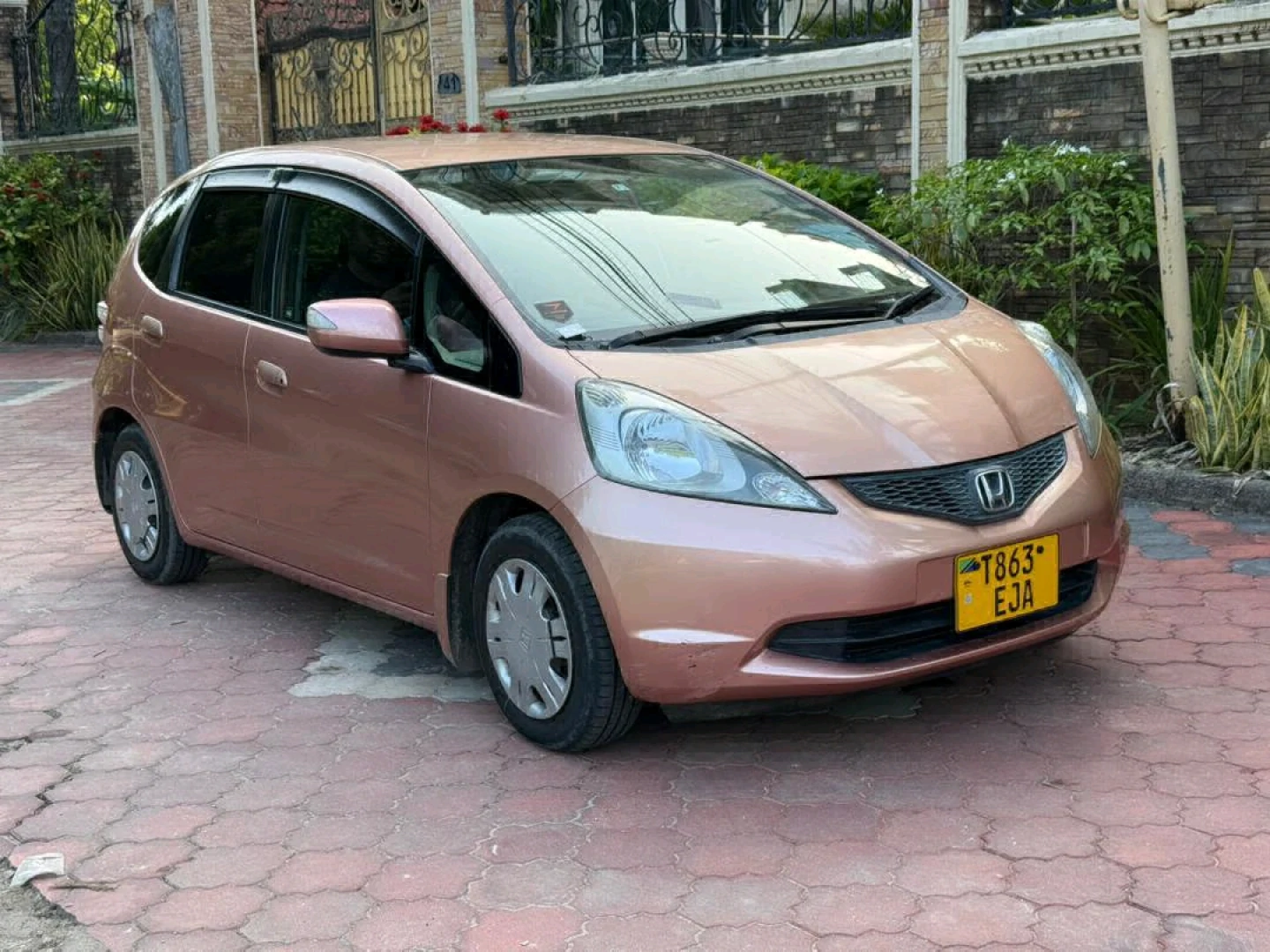 Honda Fit 2010 Hatchback 1300cc, Clean as New thumbnail 3