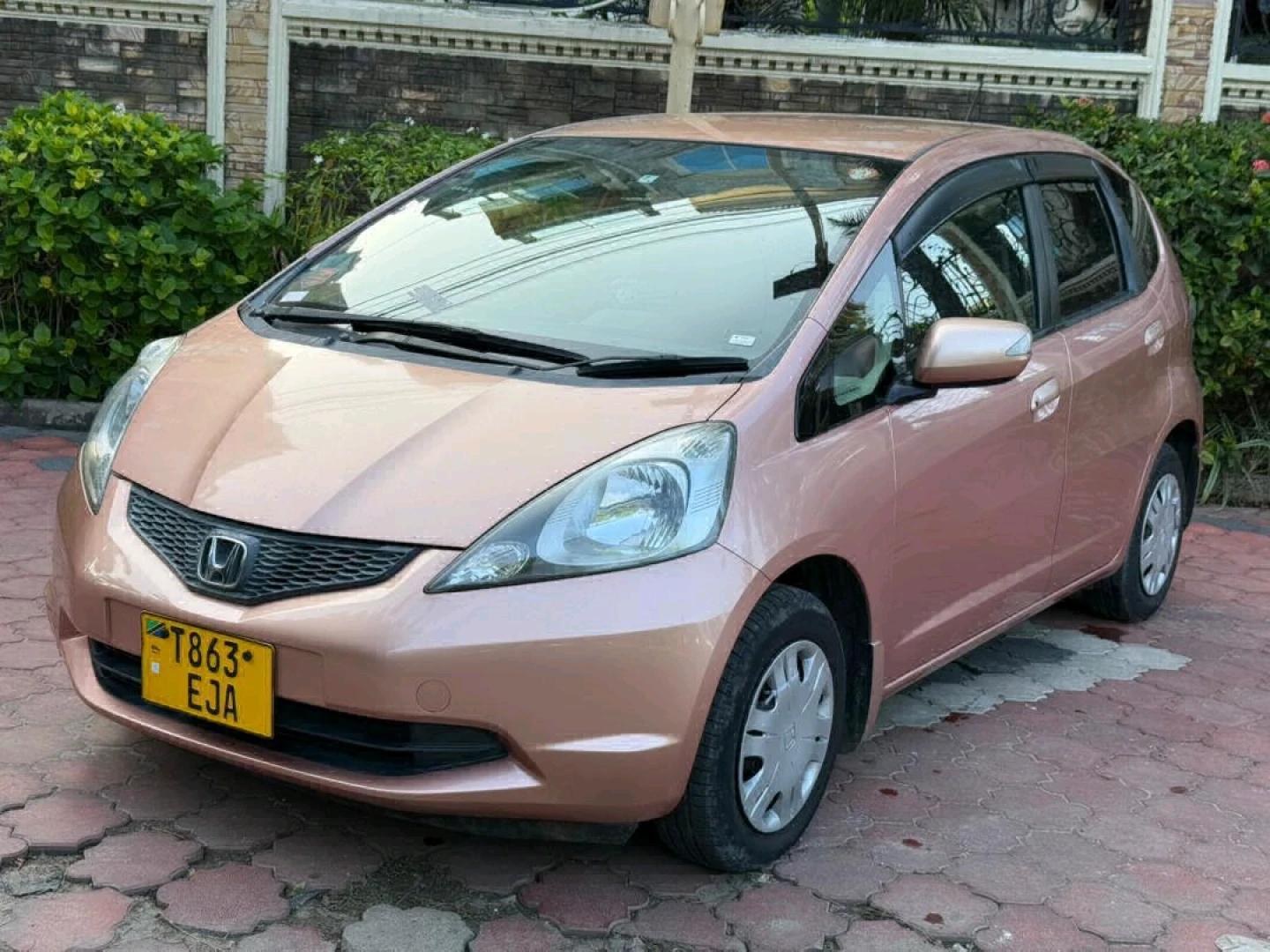 Honda Fit 2010 Hatchback 1300cc, Clean as New thumbnail 4