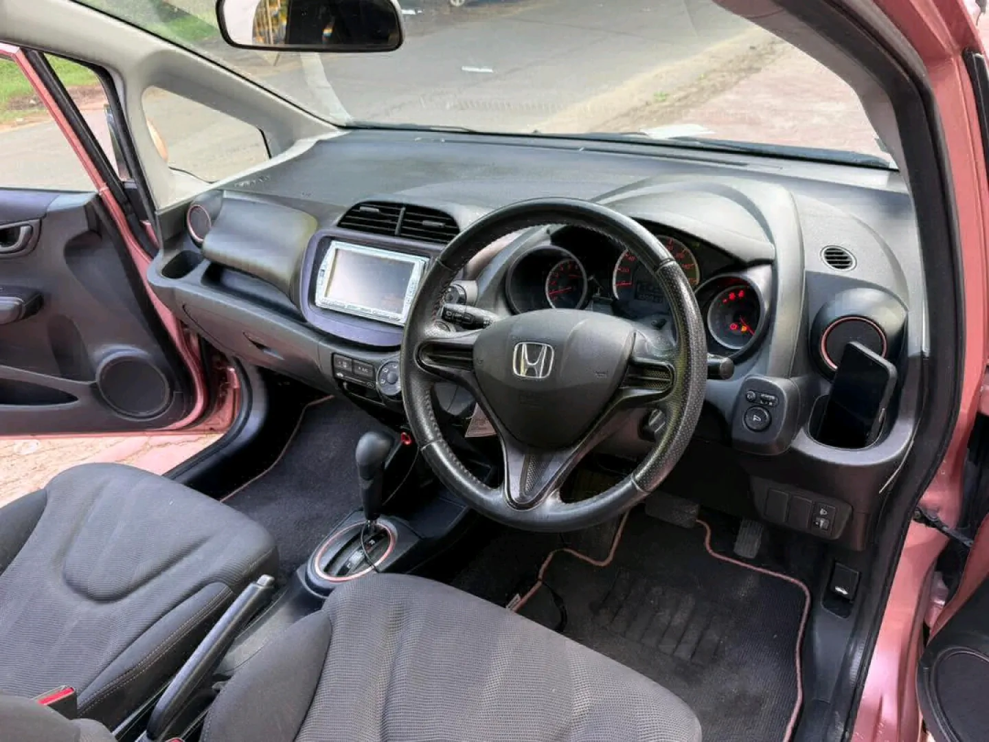 Honda Fit 2010 Hatchback 1300cc, Clean as New thumbnail 8