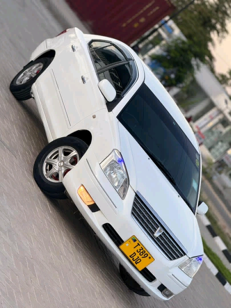 Toyota Premio F Sedan (1490cc) thumbnail 2