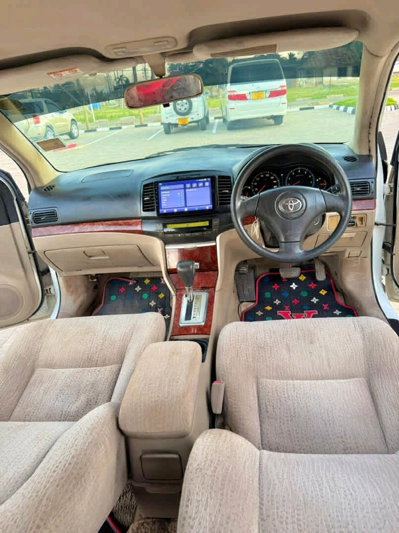 Toyota Premio F Sedan (1490cc) thumbnail 6