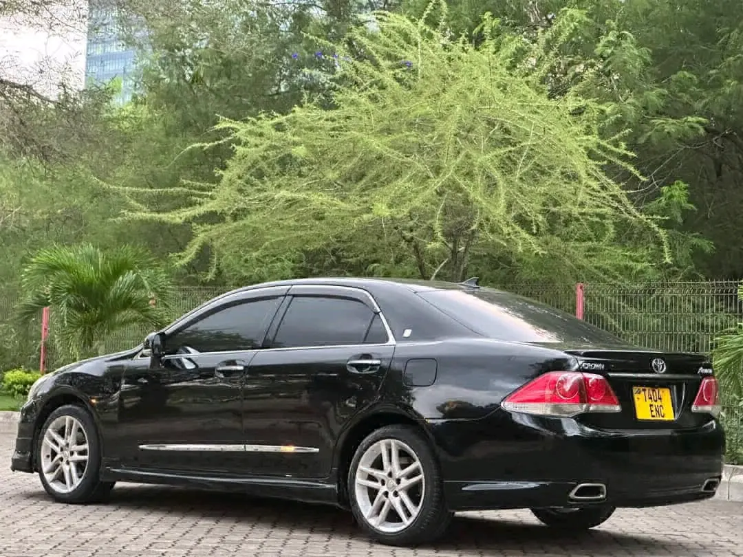 Toyota Crown Athlete 2010 thumbnail 5