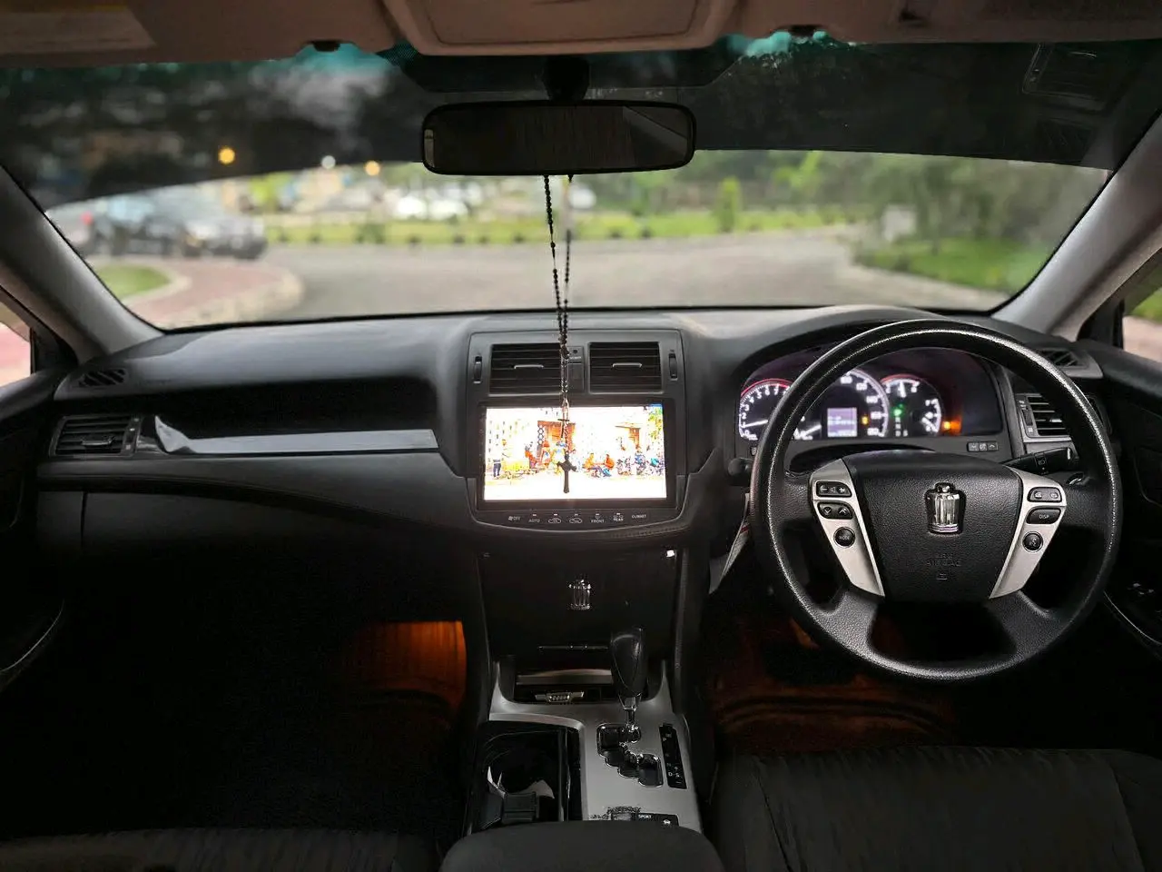 Toyota Crown Athlete 2010 thumbnail 8