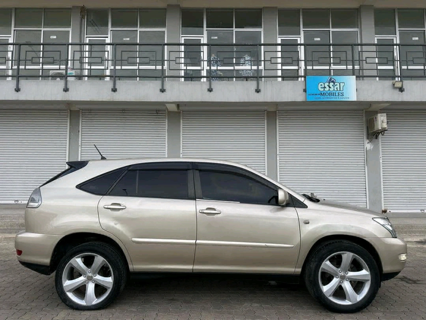 Toyota Harrier 2008 Gold SUV For Sale DSM thumbnail 7