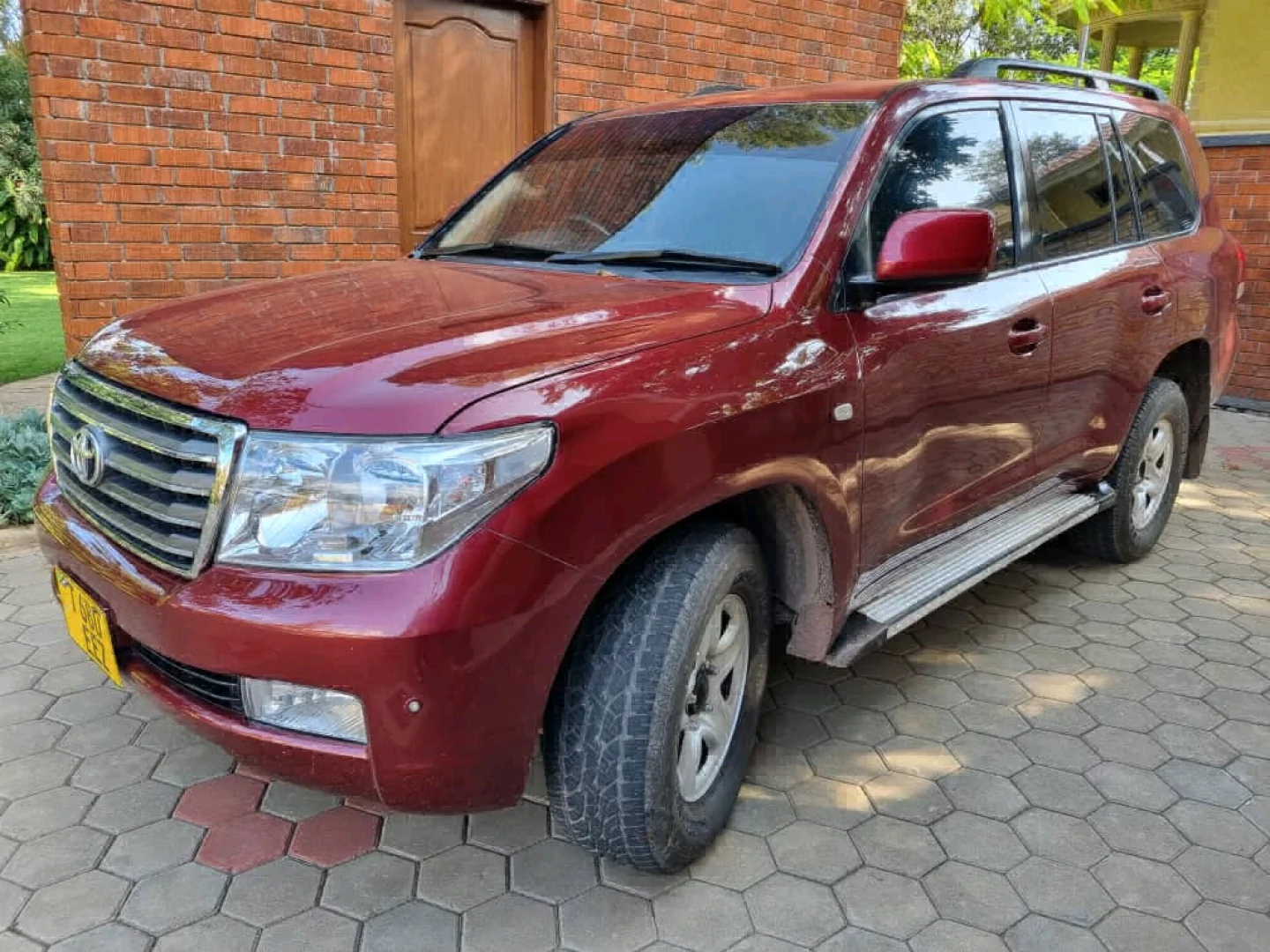 Maroon Toyota Land Cruiser V8 Manual Diesel thumbnail 6