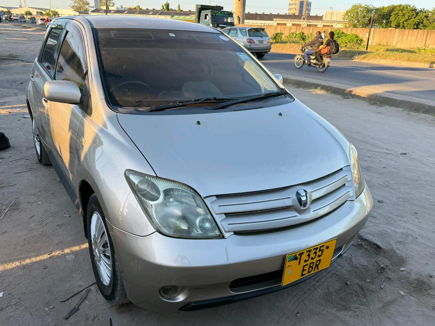 Toyota Ist 2004 Model 1290cc thumbnail 4