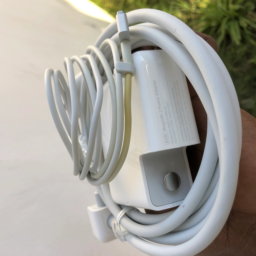 Used Original Apple MacBook Charger (45W/60W/85W) thumbnail 2