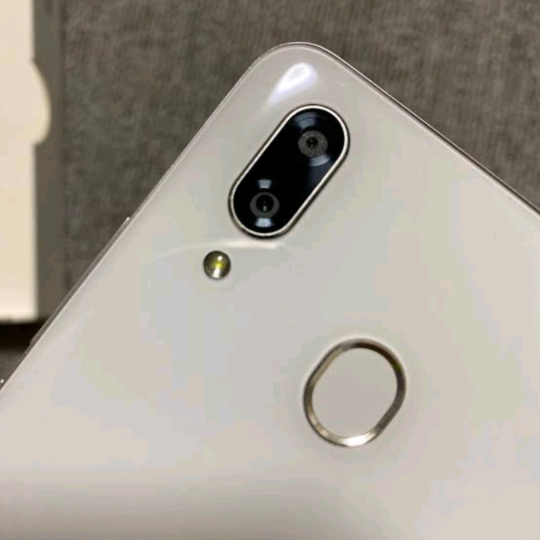 ZTE Libero S10 Used Smartphone (3GB RAM, 32GB Storage) thumbnail 3