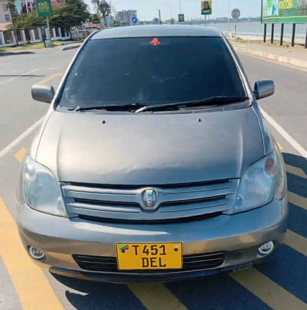 Toyota IST 2003 Model 1290 CC (Reg DEL)
