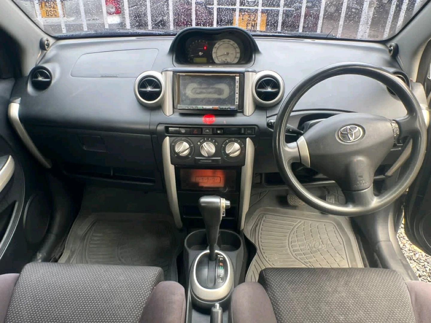 Toyota IST 2003 Model 1290 CC (Reg DEL) thumbnail 7