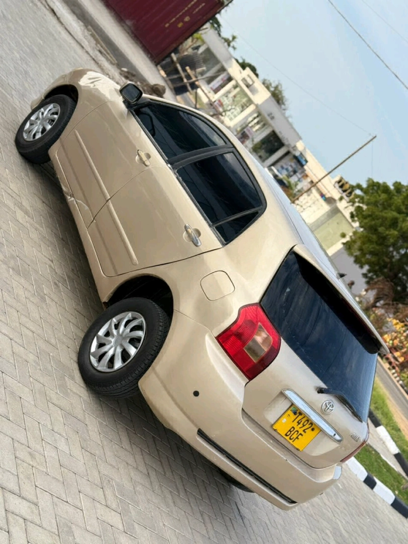 Toyota Allex Sedan 1490 CC thumbnail 2