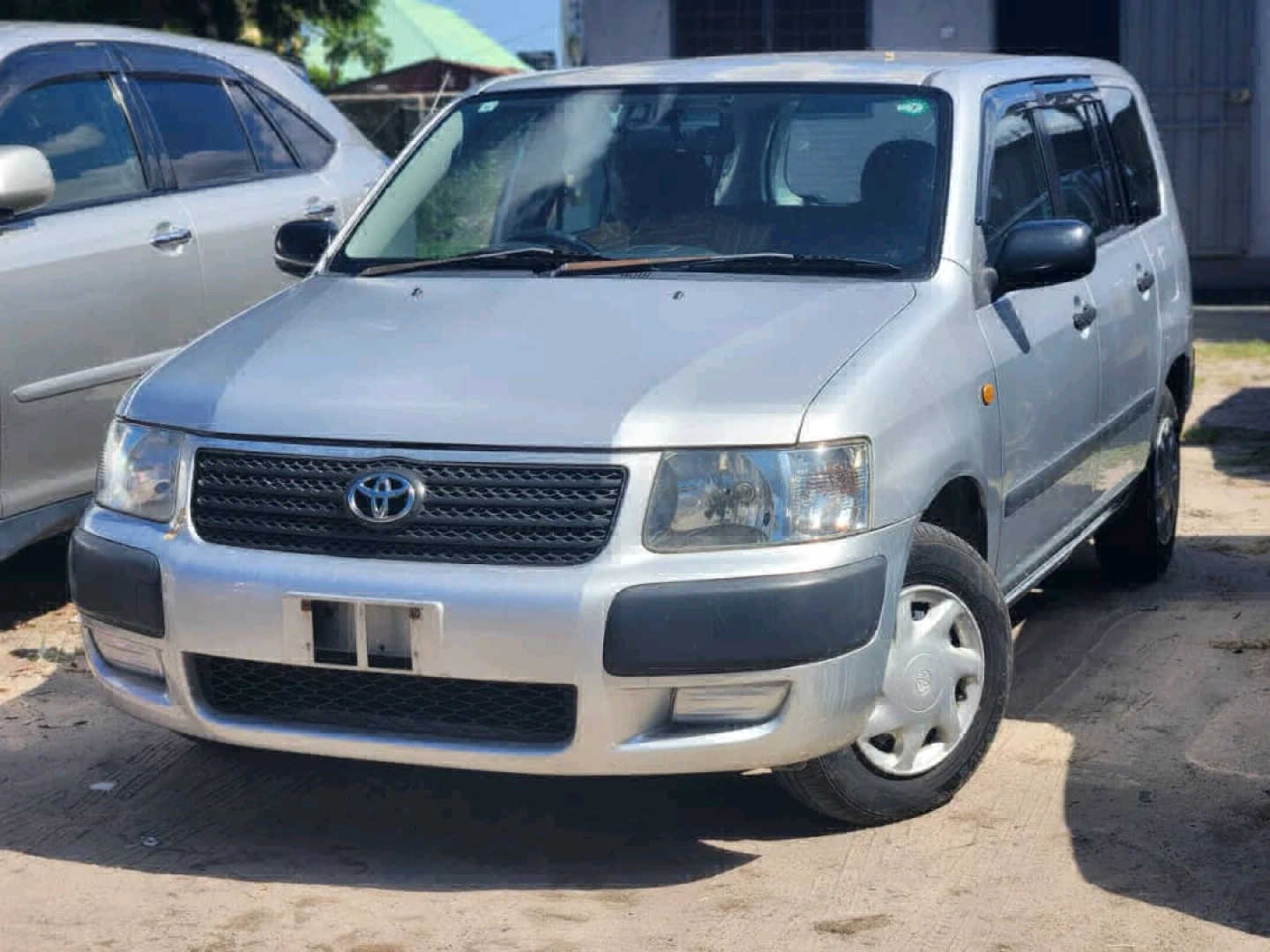Toyota Succeed 2005 Silver Van (Pamoja na Usajili) thumbnail 2