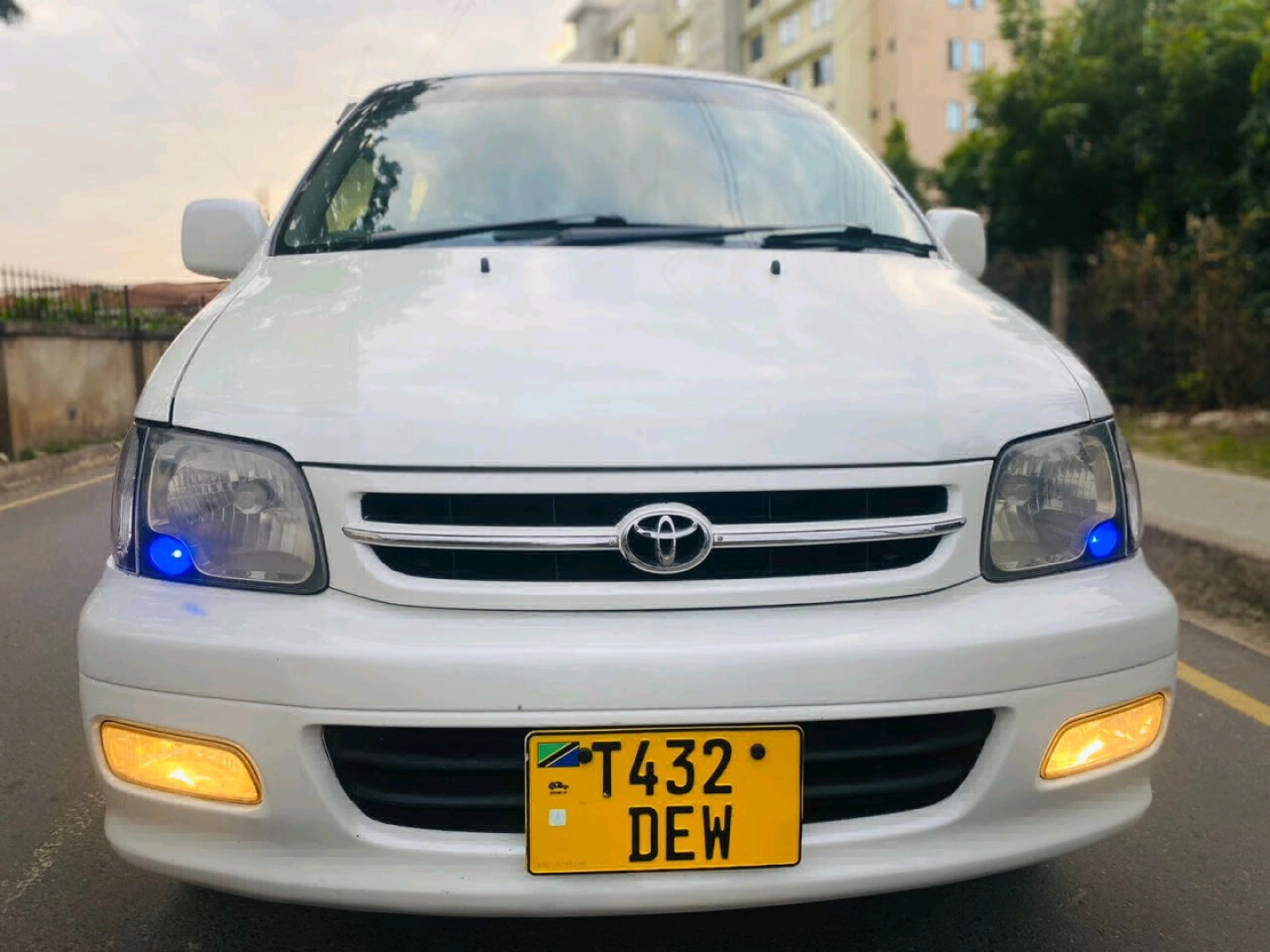 Toyota Noah SR40 Minivan 1990CC