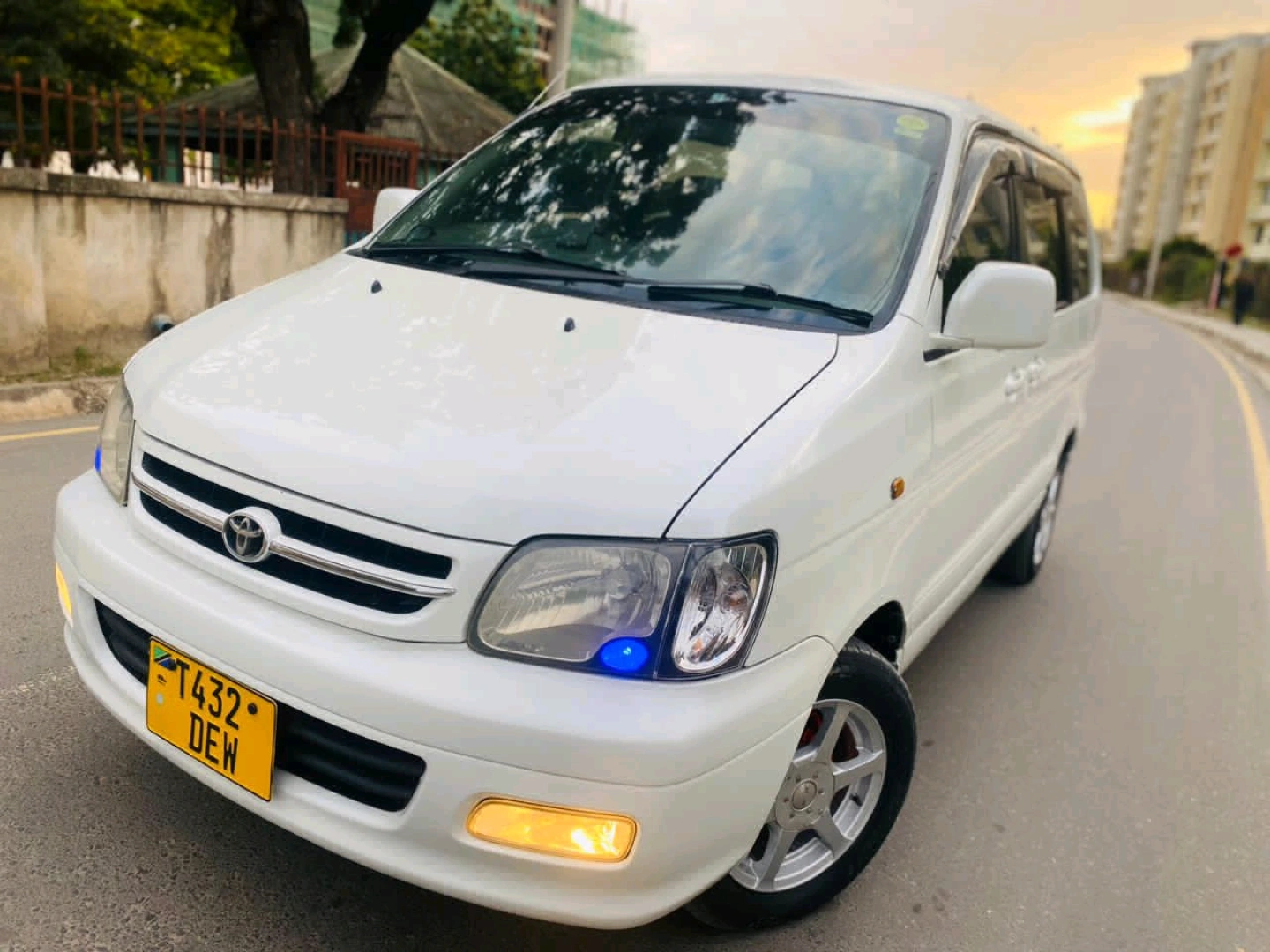 Toyota Noah SR40 Minivan 1990CC thumbnail 4
