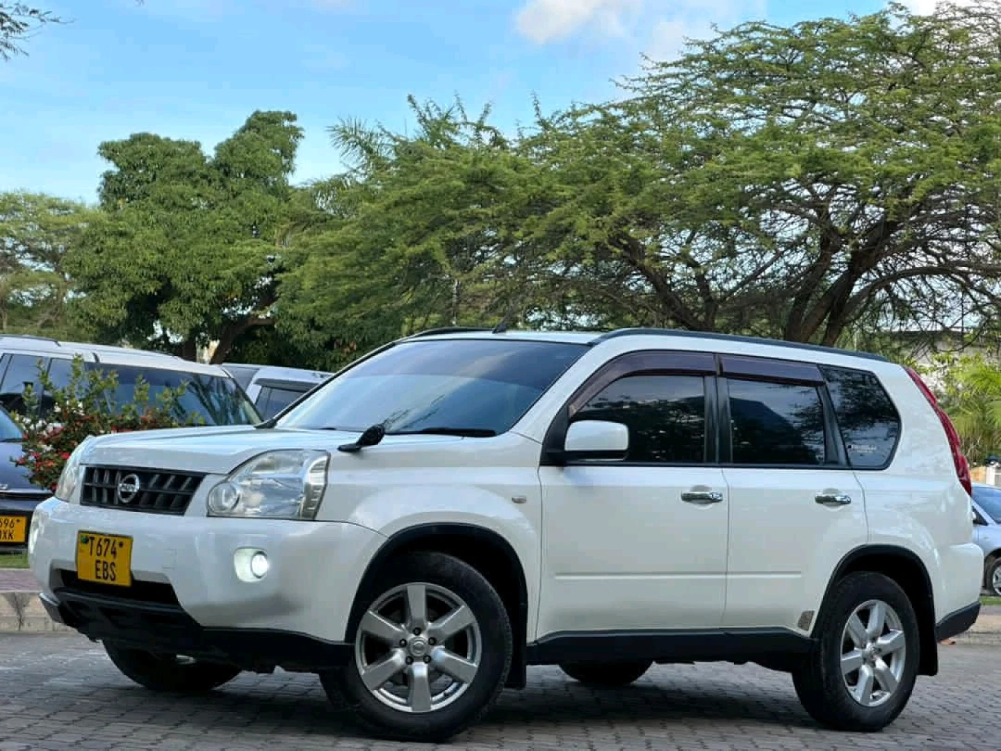 Used Nissan X-Trail 2008 SUV (1990cc) thumbnail 2