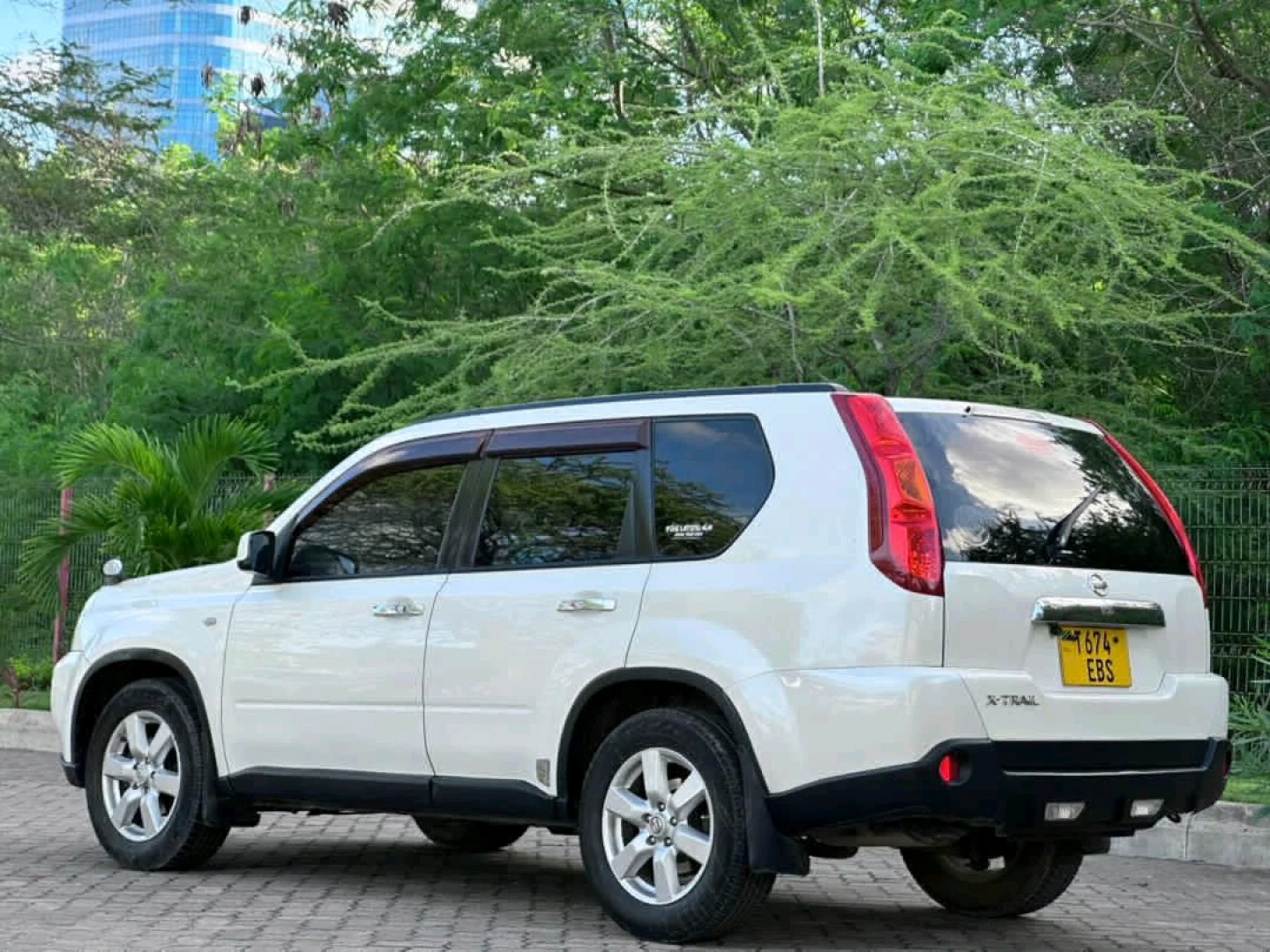 Used Nissan X-Trail 2008 SUV (1990cc) thumbnail 6