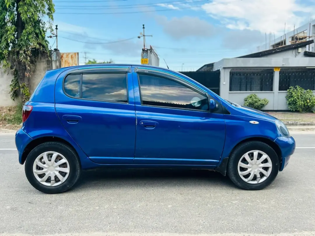 Toyota Vitz 2003 Automatic for Sale thumbnail 6