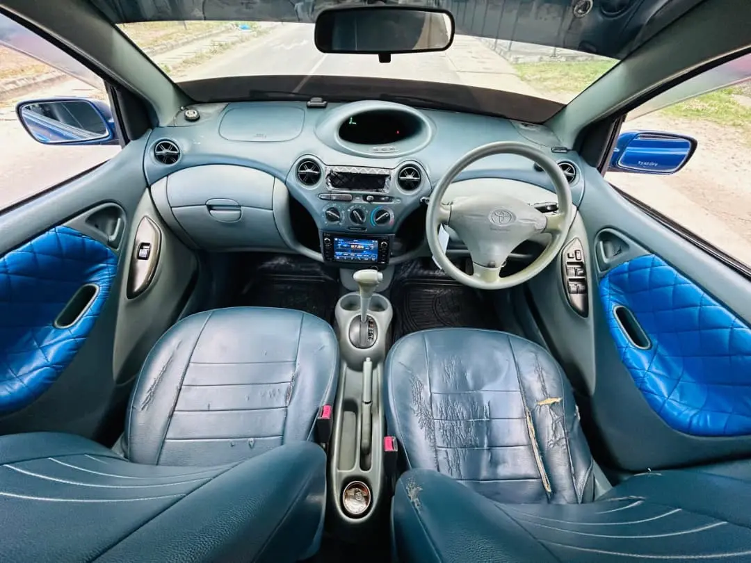 Toyota Vitz 2003 Automatic for Sale thumbnail 8