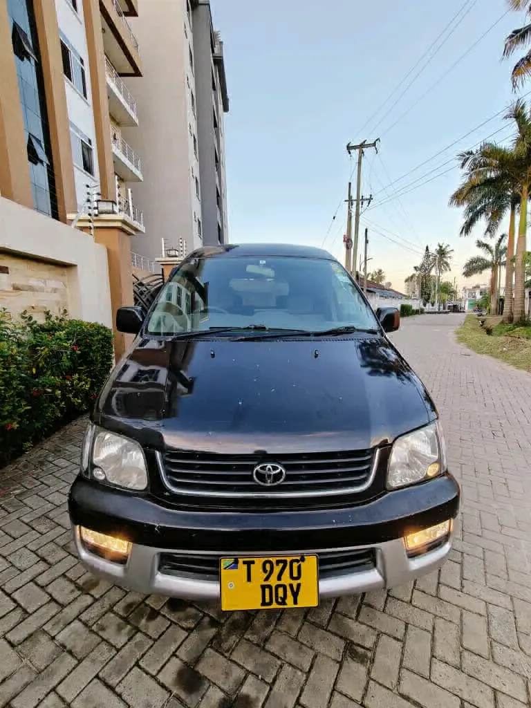 Toyota Noah Exurb (DQY) 2002 thumbnail 3