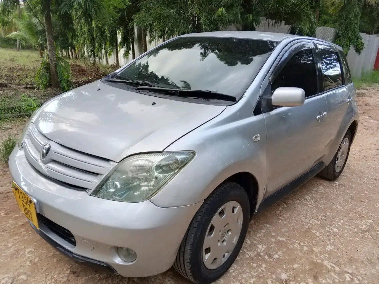 Toyota Ist 2003 (DMX) thumbnail 5